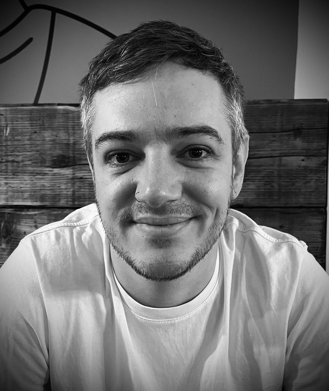 Navigation bar avatar